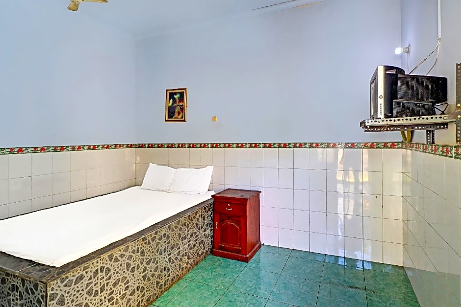 Hotel O Sekar Jagat Near Pantai Baluk Rening
