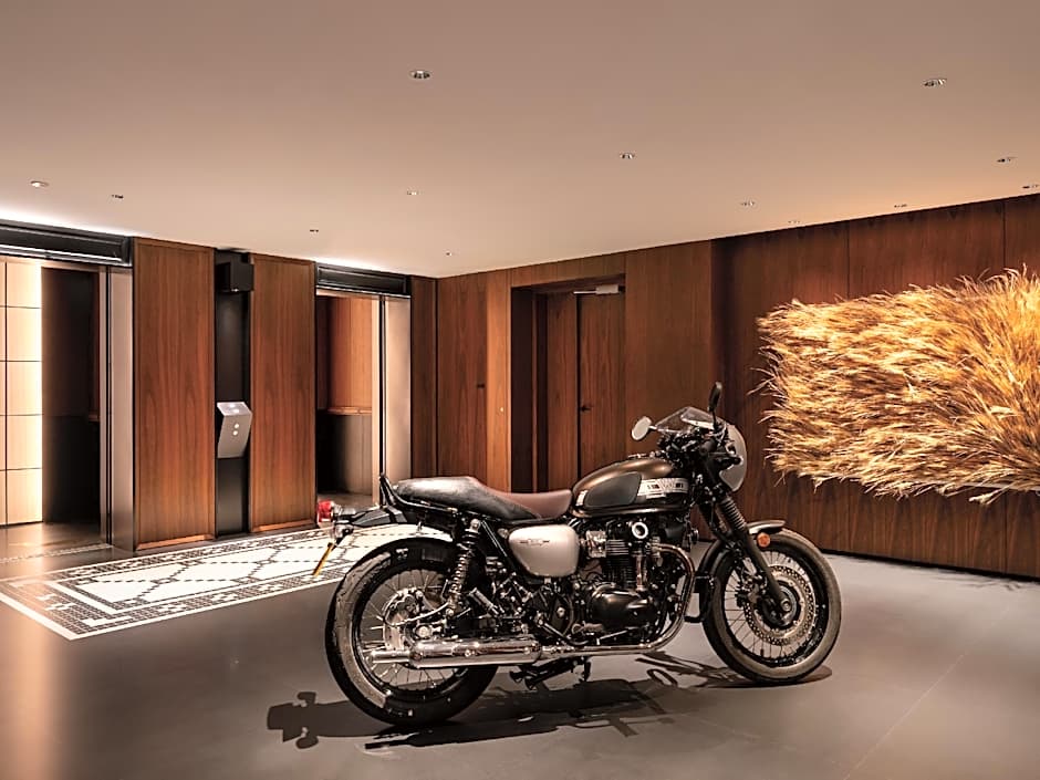 Flow and Co. Qingdao, Autograph Collection