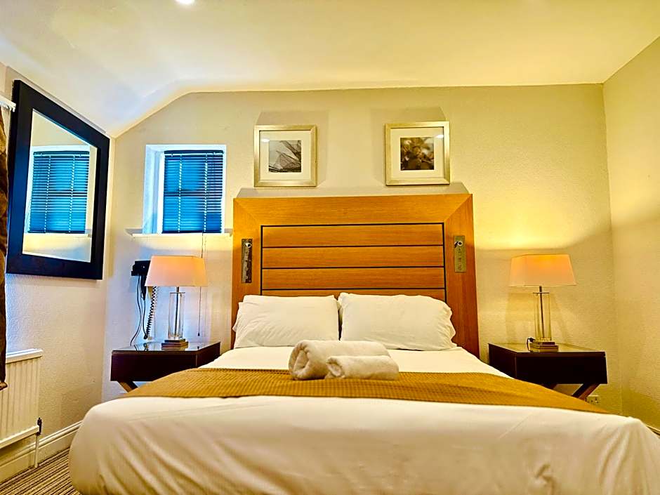 Crown Hotel - Stone, Near Stoke-On-Trent by OYO