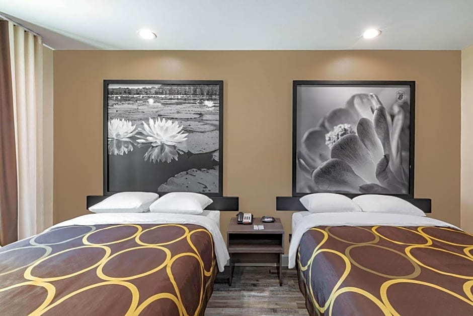 Super 8 by Wyndham Houston NW Beltway 8