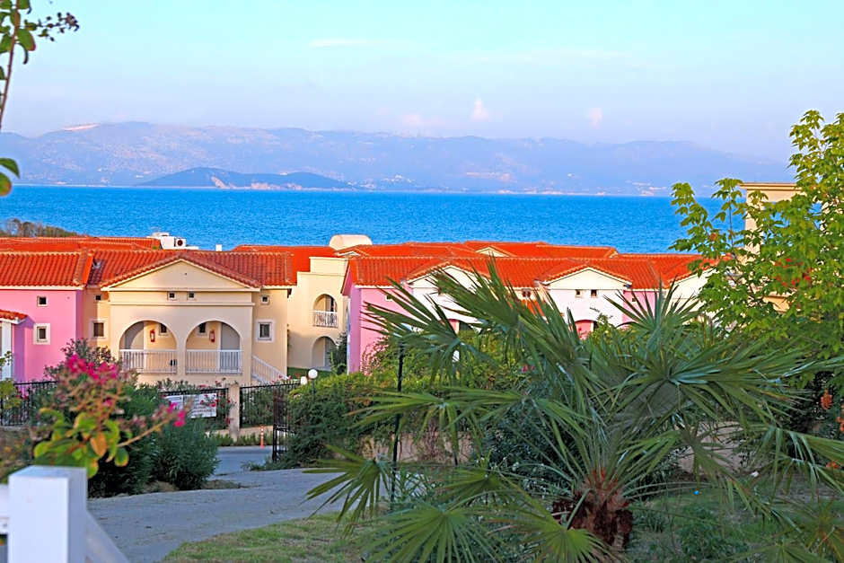 Zdjęcie 1 z 3 — 2 Bedroom Apartment, Sea View, Annex Building