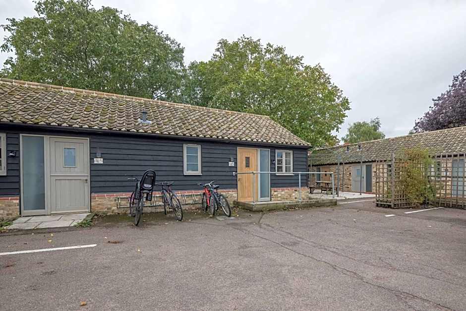 TWIN Deluxe Disabled Access and Wet Room with Courtyard View - Newton