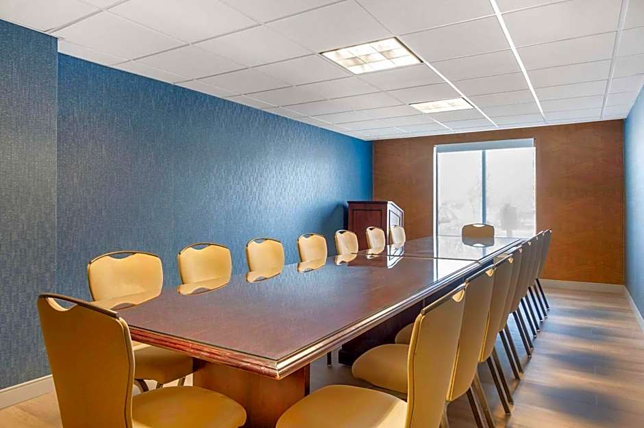 Comfort Inn & Suites Danbury-Bethel