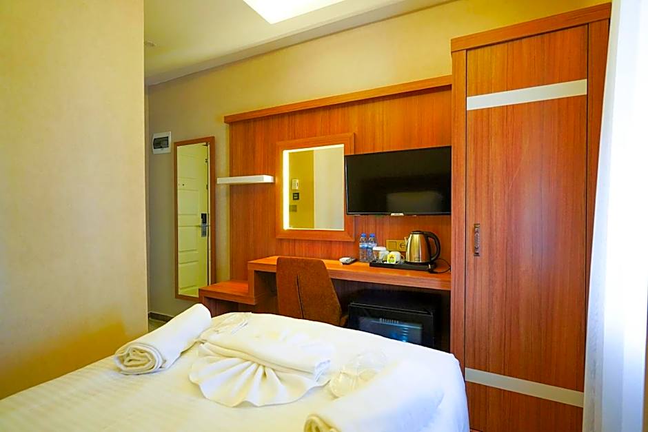 UĞURLU HOTEL