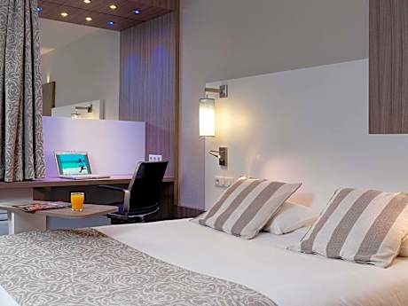 Suite with Double Bed and Twin Beds