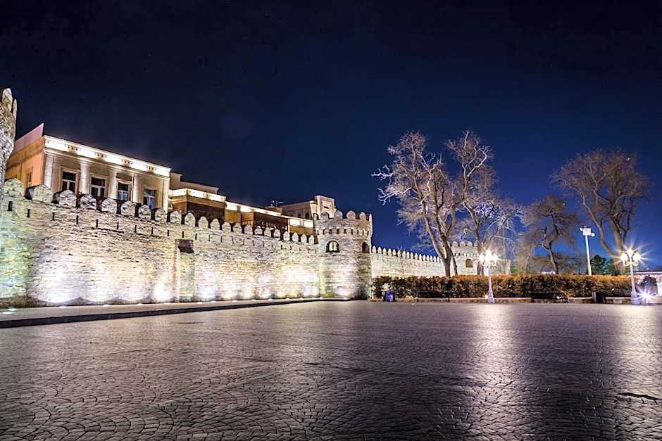 Premier Old Gates Hotel