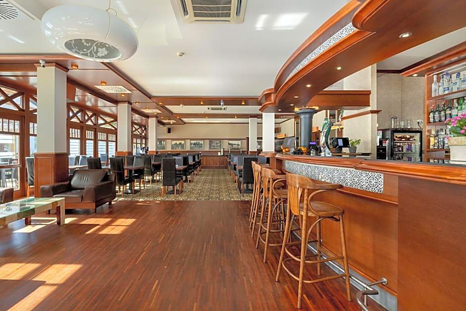 Hotel&Spa Stary Dziwnów basen swimming pool