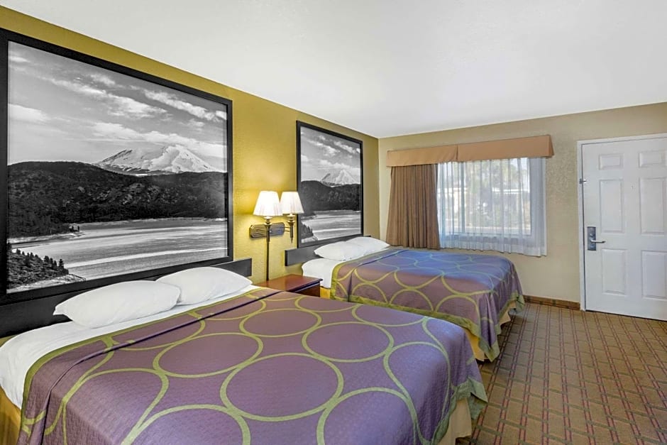 Super 8 by Wyndham Corning