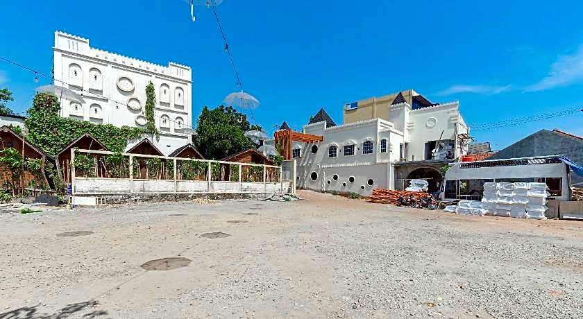 RedDoorz @ Niagara Waterpark