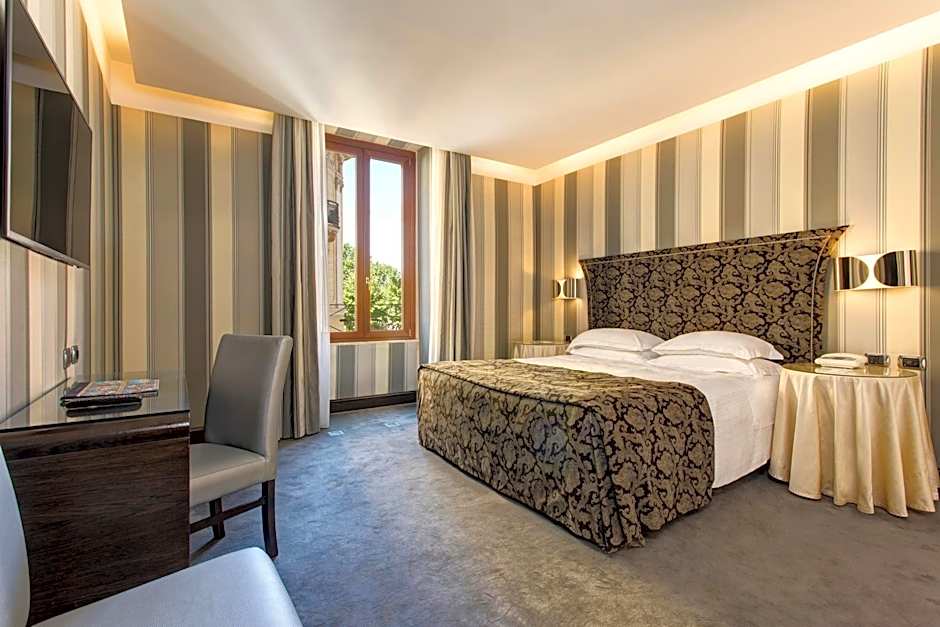 Marcella Royal Hotel