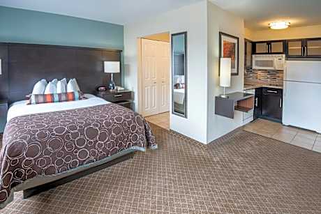 3 queen beds Two Bedroom Suite