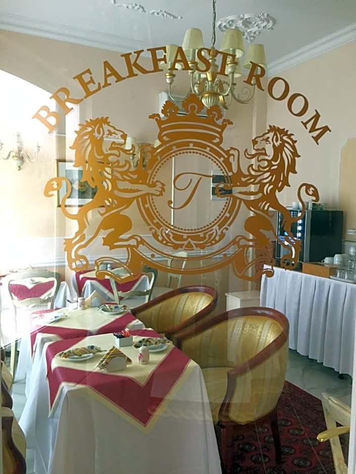 Villa Triana-Adults Only