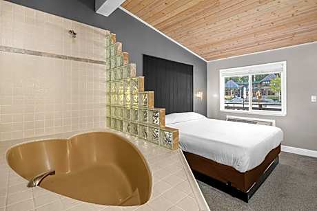King Room with Spa Bath