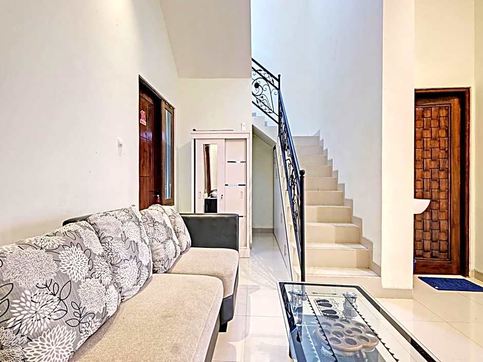 OYO Life 92935 Ayu Kost Eksklusif