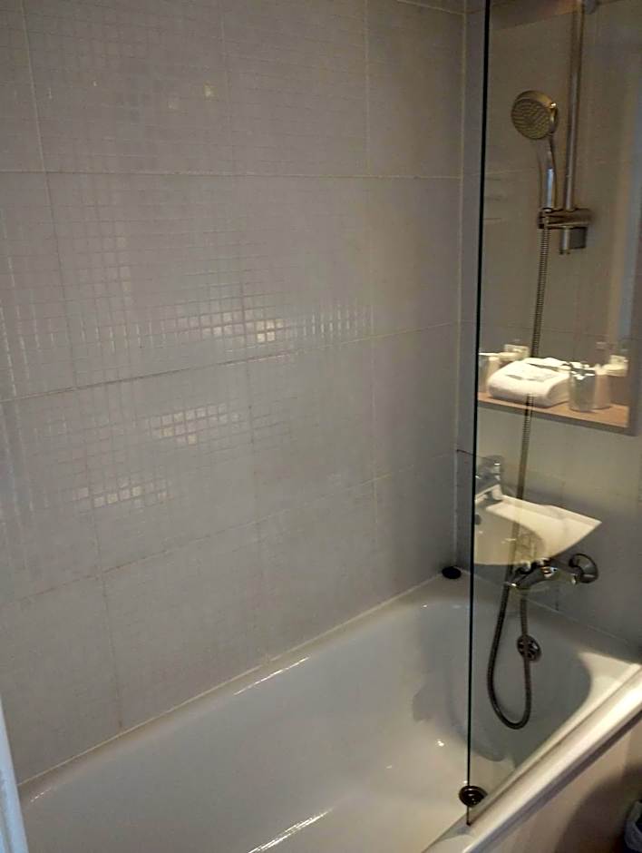 Kyriad Montargis - Amily