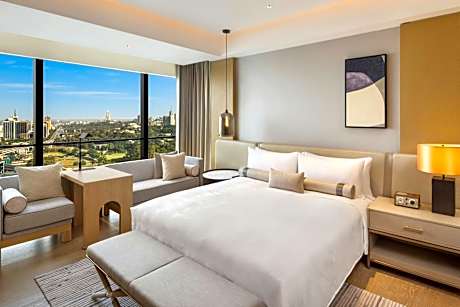 One-Bedroom Junior King Suite