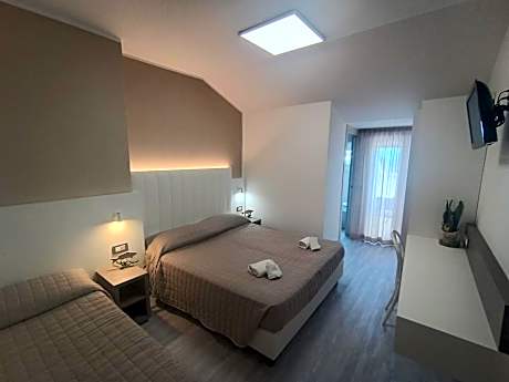 Superior Triple Room with Sea View