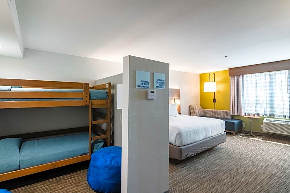 Holiday Inn Express Camarillo By IHG