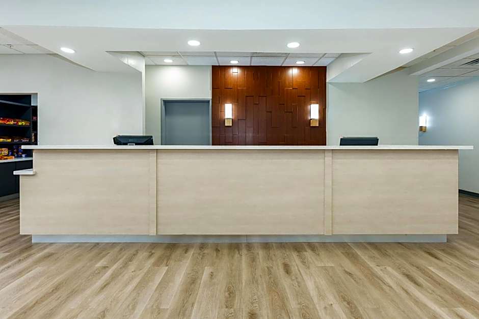 Comfort Suites University Drive