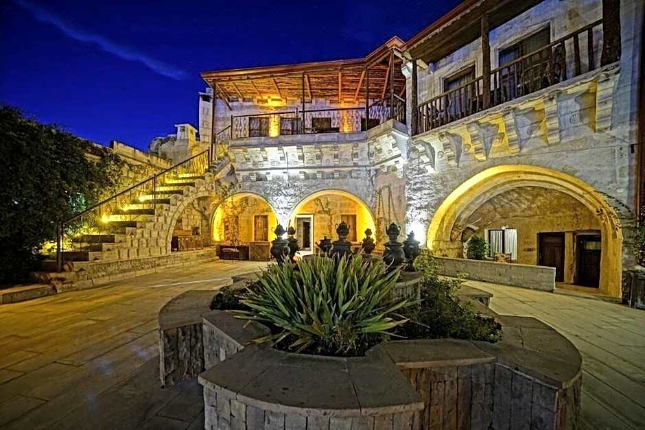 Holiday Cave Hotel