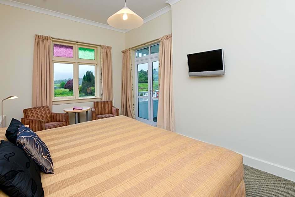 Photo 1 of 7 of Standard Double Room