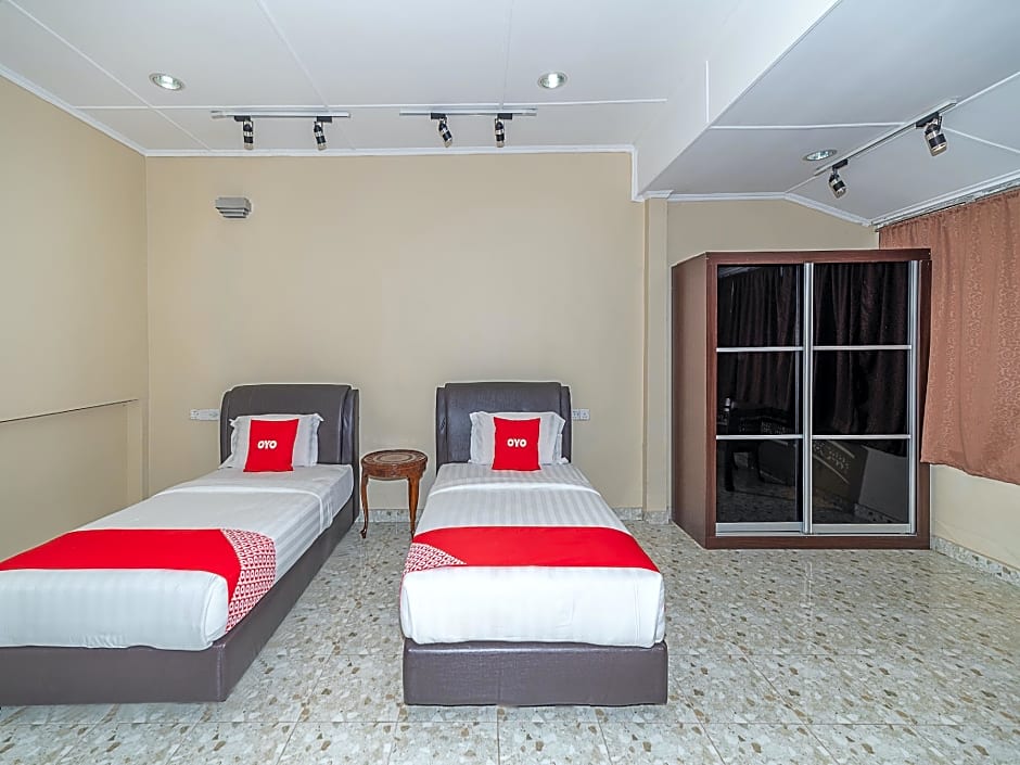 OYO 89932 DD Homestay