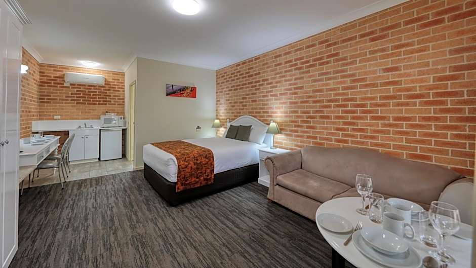 Country Gardens Motor Inn