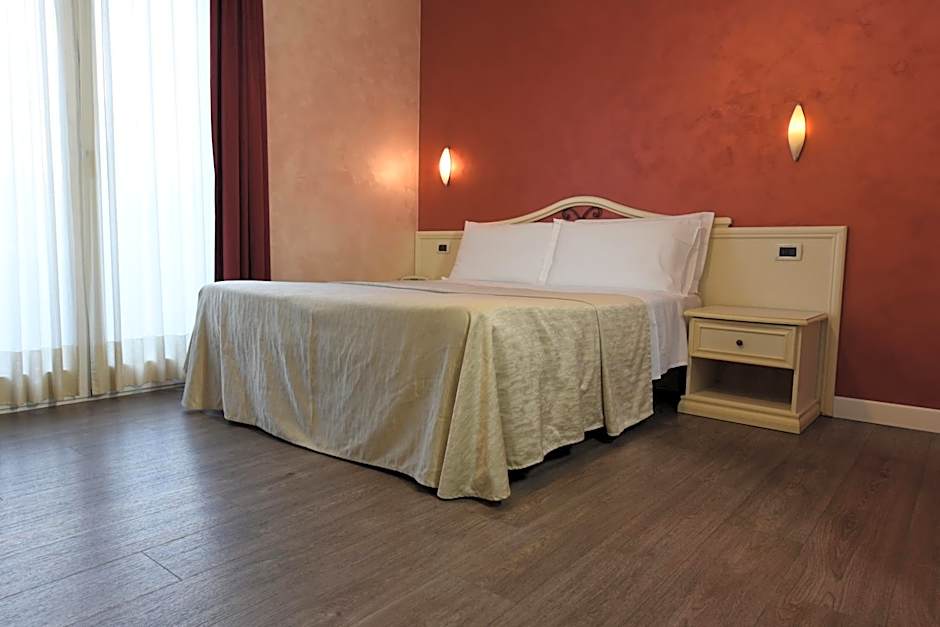 Photo 1 sur 7 de Quadruple Room