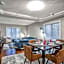 Stylish 4BR Home 20 Mins from YYZ