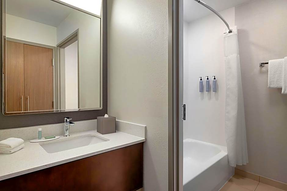 Courtyard by Marriott Fargo Moorhead, MN