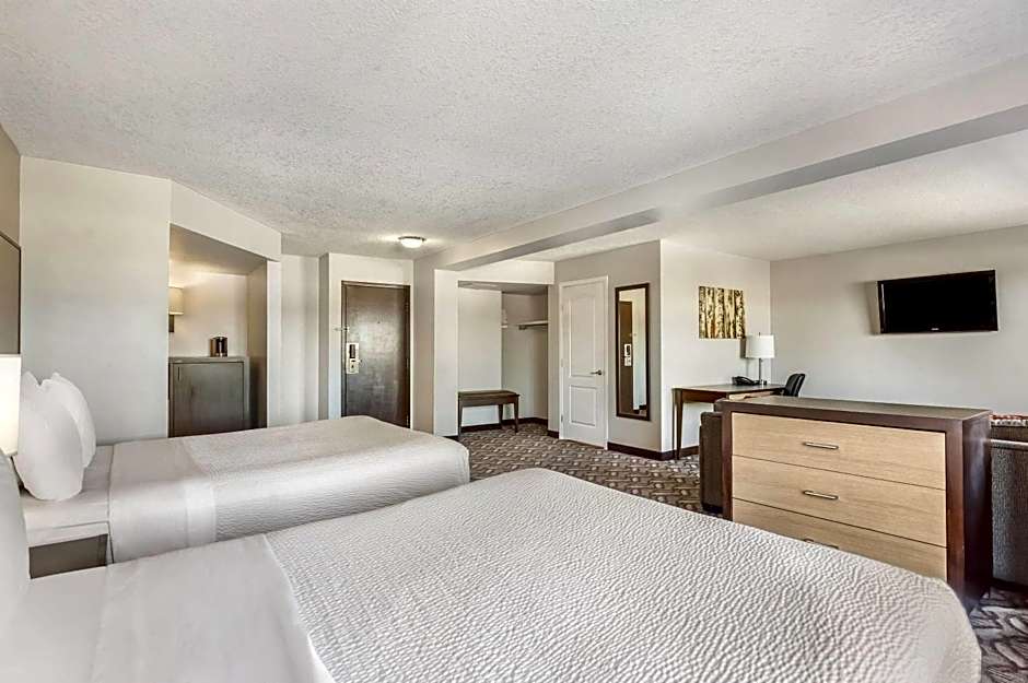 Photo 1 of 4 of Studio 1 Queen Bed Suite, Balcony