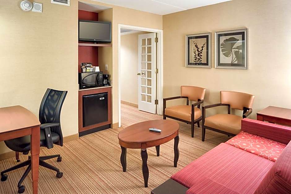 Courtyard by Marriott Shelton