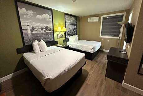 Queen Room with Two Queen Beds - Non-Smoking