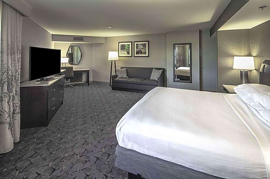 DoubleTree By Hilton Omaha Downtown