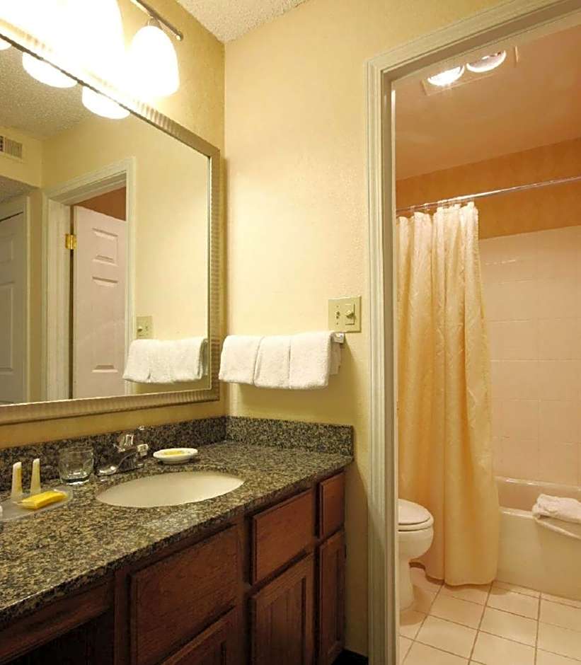 Hawthorn Suites by Wyndham Tinton Falls