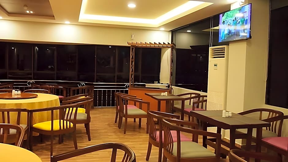 Nite and Day Laguna - Bintan