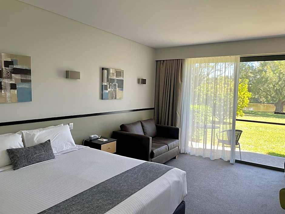 Macquarie 4 Star