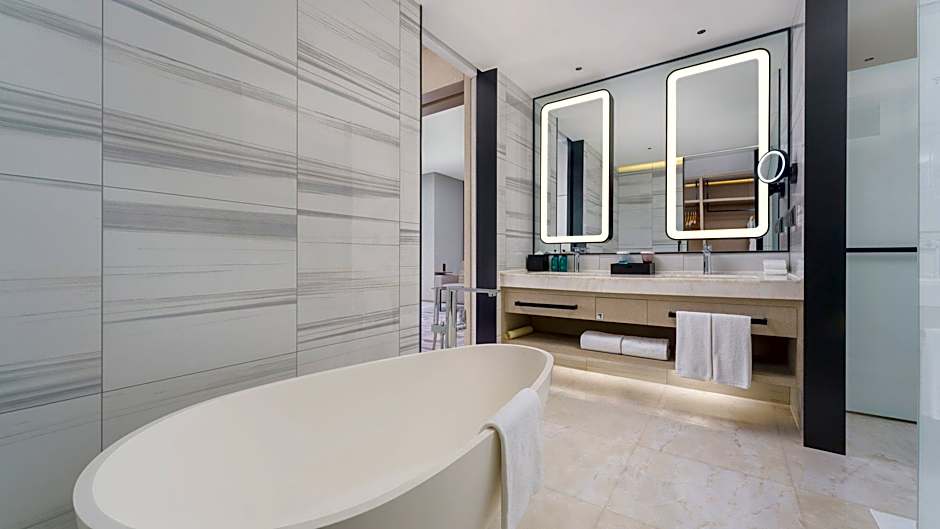 Crowne Plaza Dalian Xinghai By IHG