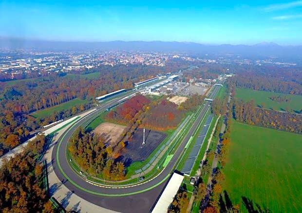 LT - Room's Bed & Living