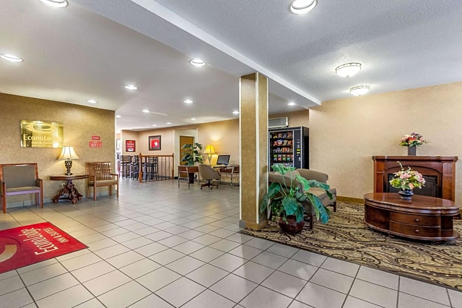 Econo Lodge Inn & Suites Evansville