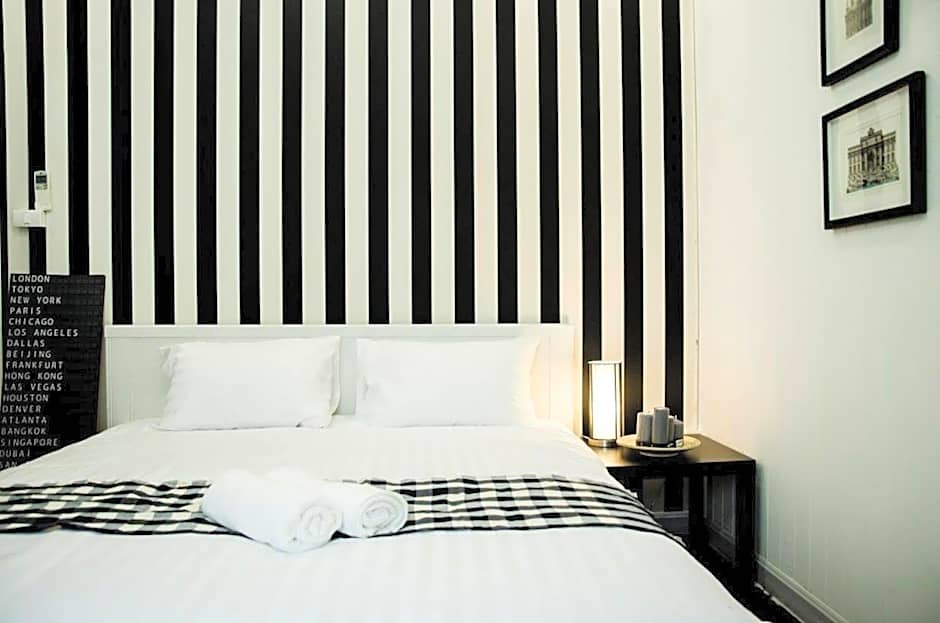 Goodfellas Thong lo Hostel #Check in time needed#