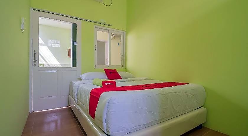 RedDoorz Syariah near Museum Wisma Karya Subang