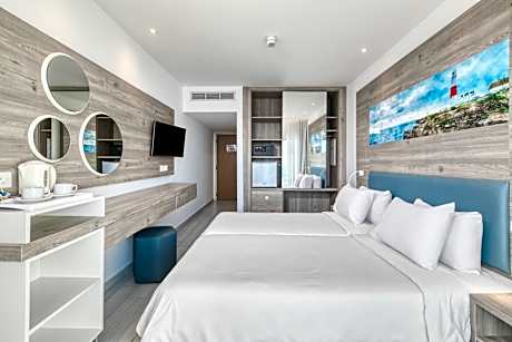 Twin / Double Room Sea View