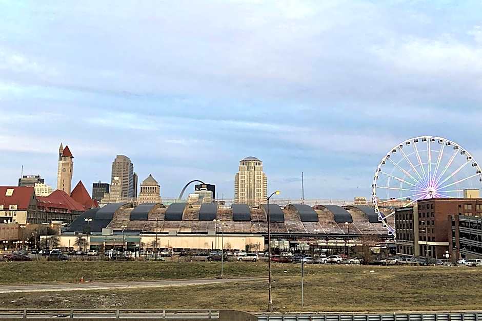 Fairfield Inn & Suites by Marriott St. Louis Downtown