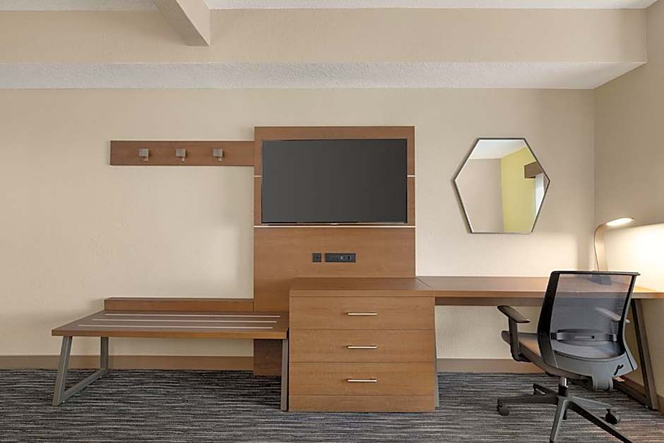 Holiday Inn Express Hotel & Suites Pembroke Pines Sheridan Street By IHG