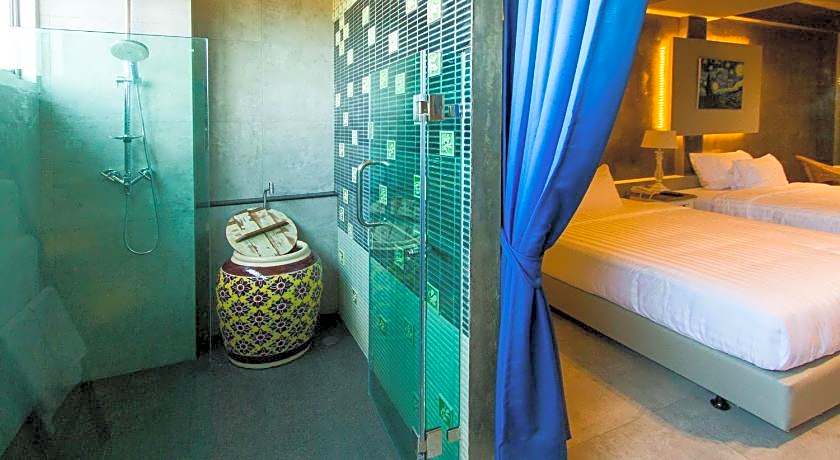 Kroque Boutique and Bistro Hotel