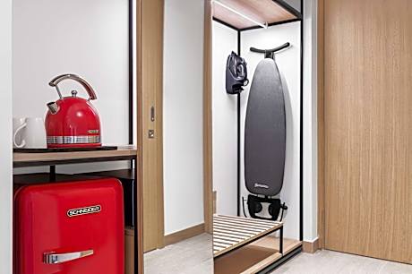 King Family Breeze Room with Sea View