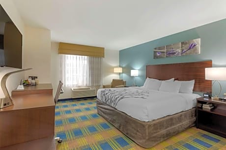 1 King Bed Nonsmoking Accessible