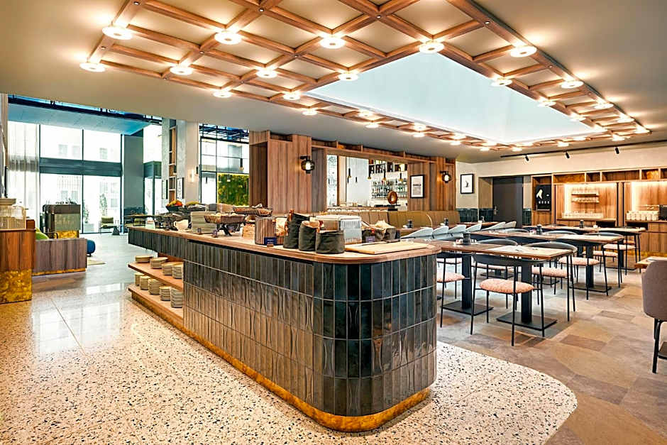 D8 Hotel