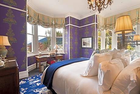 Grand Room with Lake View